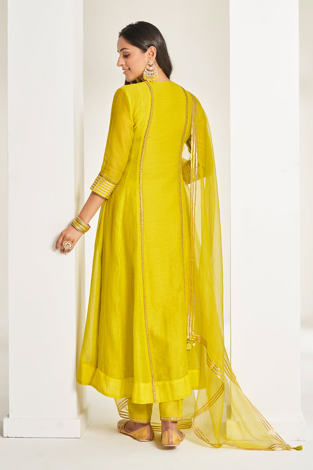 Kamiya Jani in Yellow Kurta set