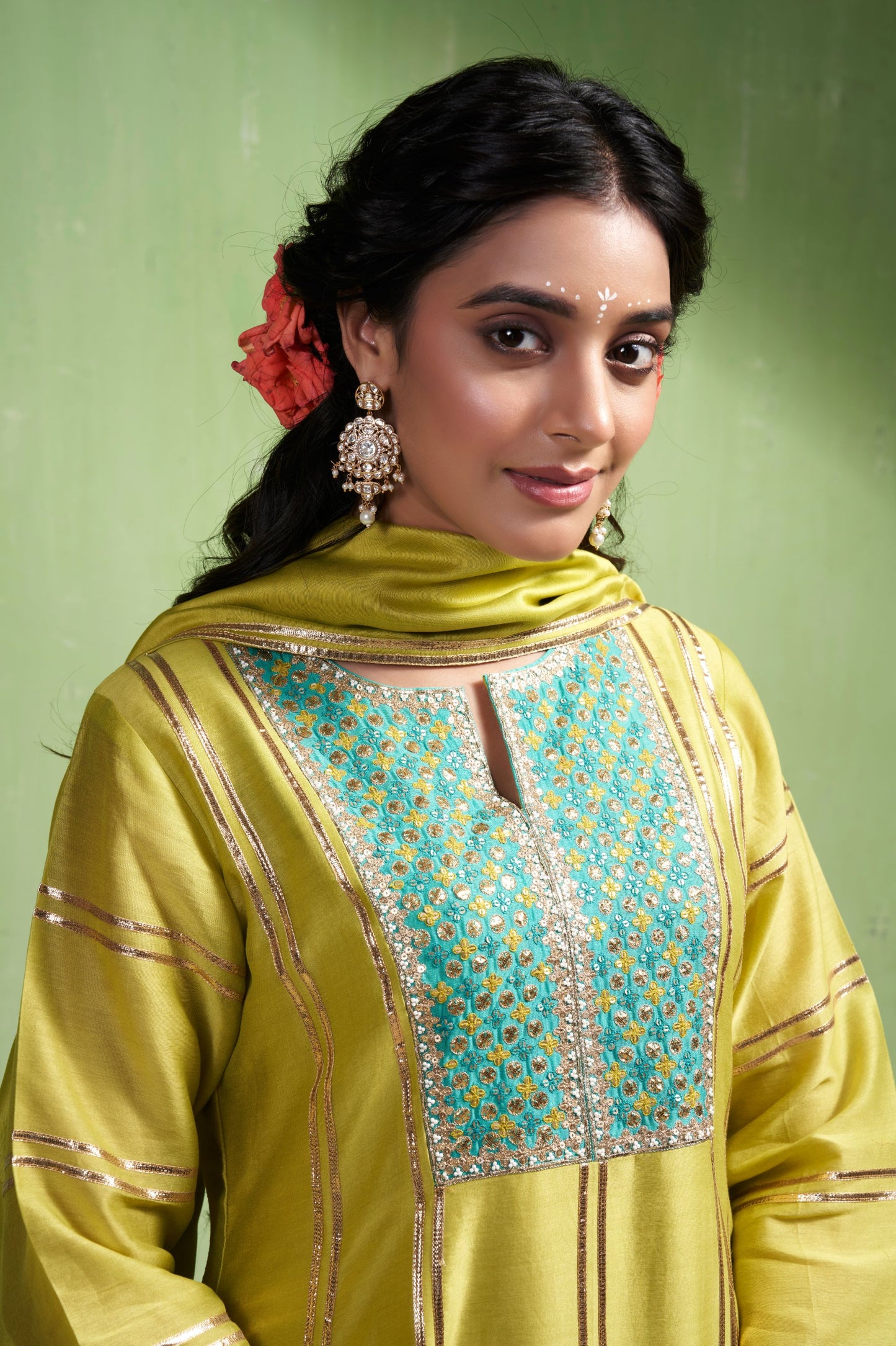 Niharika Set