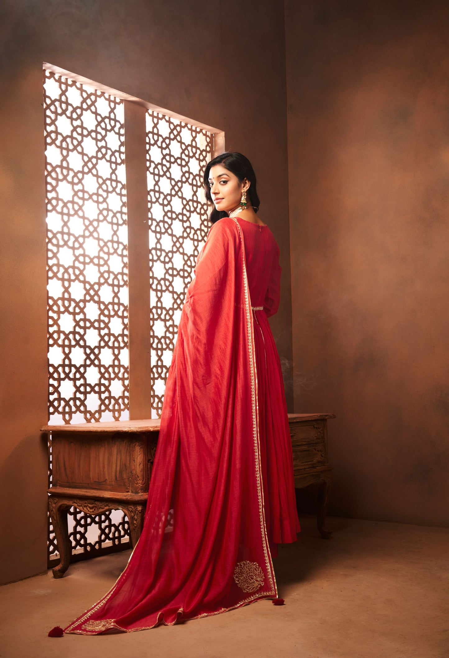 Sanjeeda shaikh in Ruha set in Red