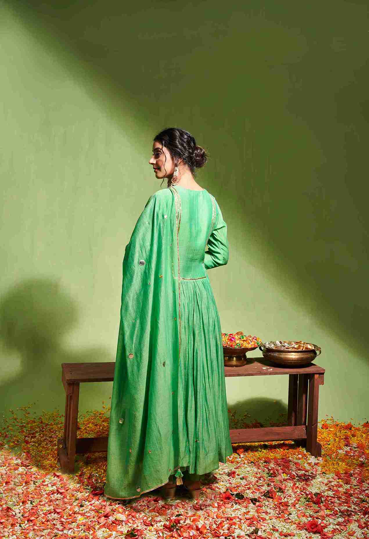 Sana makbool in vibha set