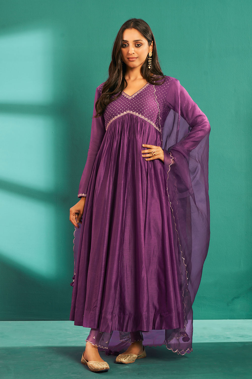 Pranutan Bahl in Wine Anarkali