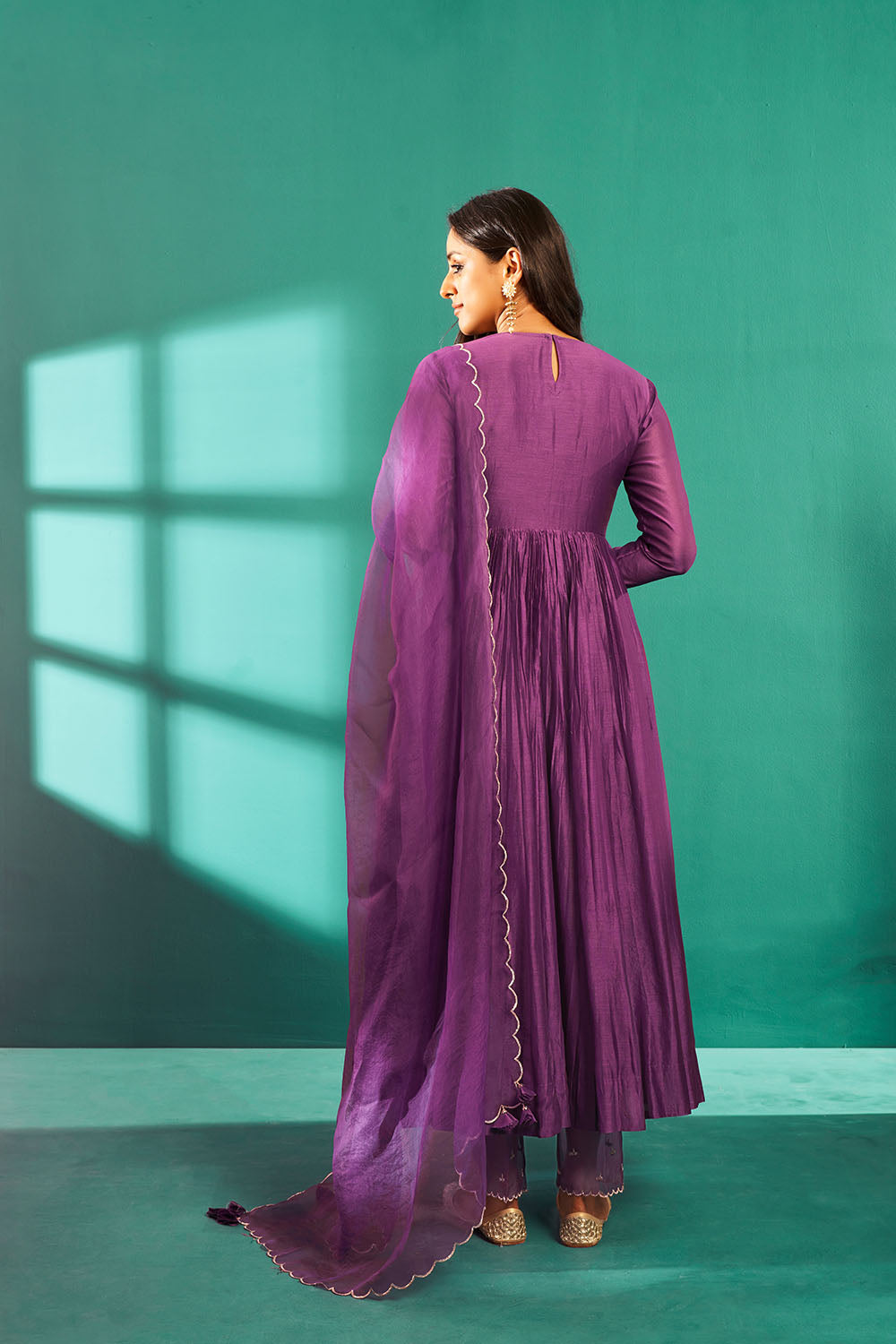 Pranutan Bahl in Wine Anarkali