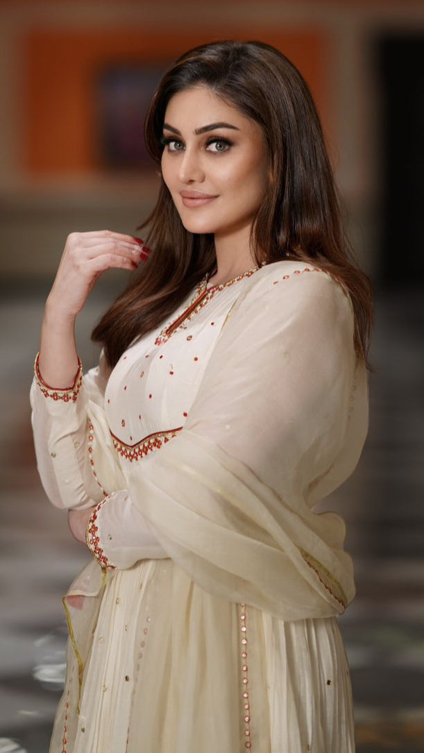 Shefali jariwala in Parijat Set