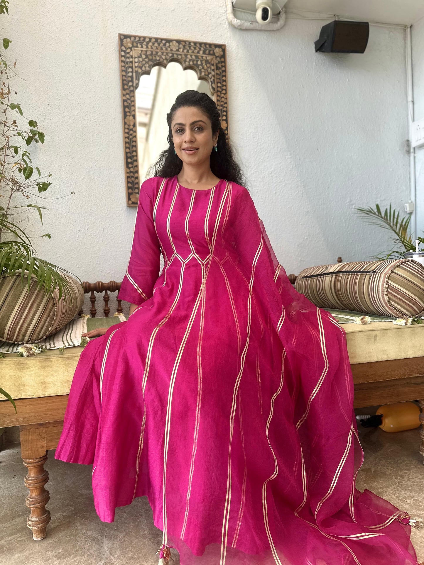 Manasi Parekh in Pratibha set