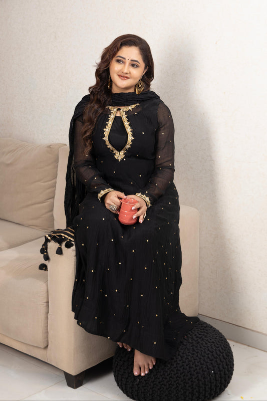 Rashami Desai in Banful Set