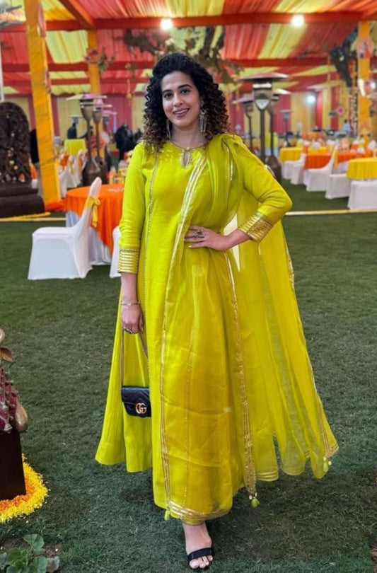 Kamiya Jani in Yellow Kurta set