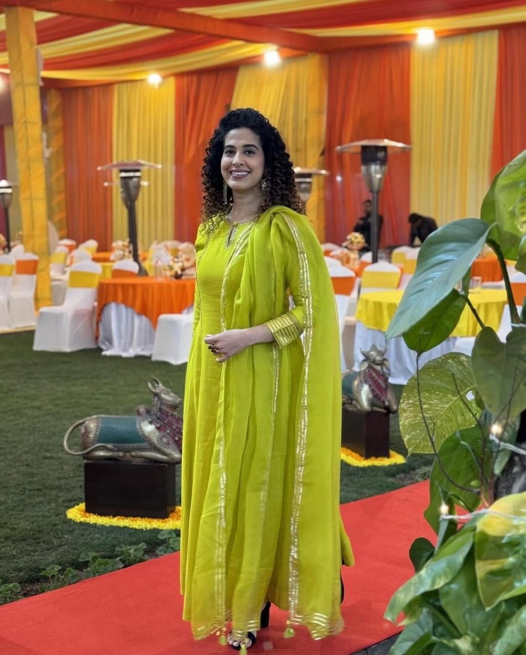 Kamiya Jani in Yellow Kurta set